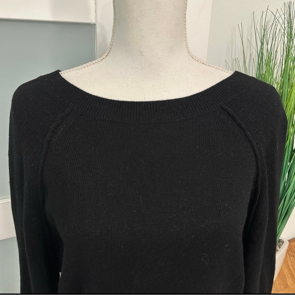 Lucky Brand Black Crew Neck Sweater SZ
Medium Cashmere Blend Black Boxy Cut NWT - Picture 3 of 8